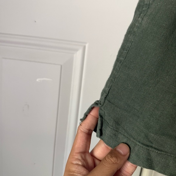ALEX CRANE sage olive green linen elastic drawstring waist shorts - Picture 2 of 6